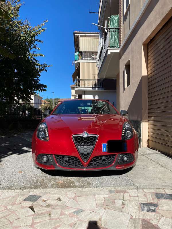Usato 2018 Alfa Romeo 1750 1.7 Benzin 241 CV (22.000 €)