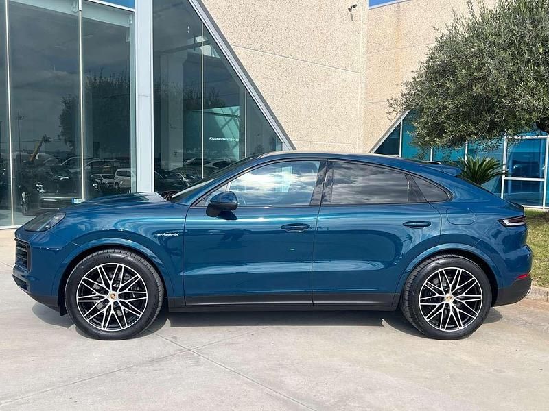 Usata Porsche Cayenne Coupe 305 CV (224 kW) 2024 Blu/azzurro Coupé