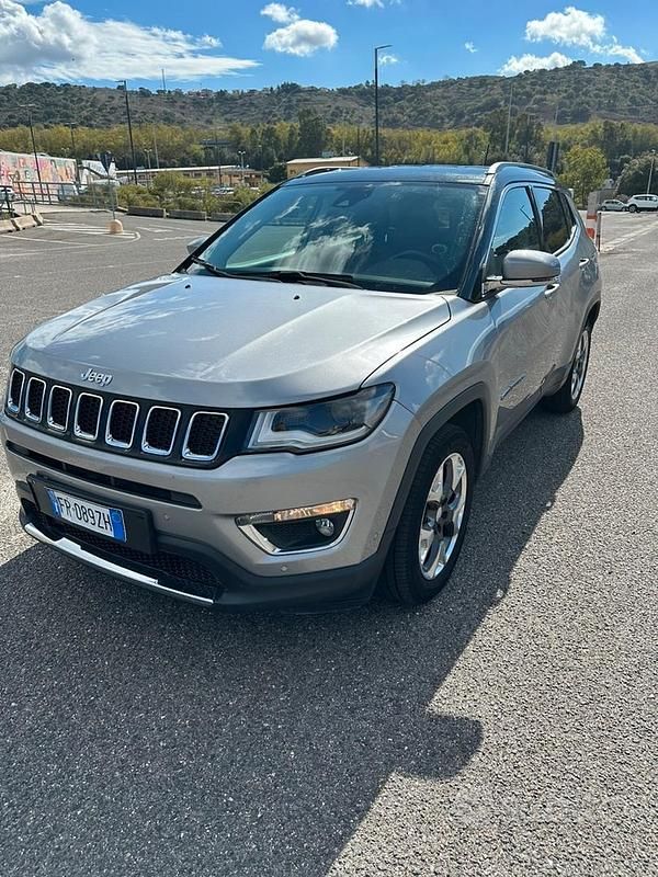 Grigio Usata 2018 Jeep Compass SUV | 17.500 € (Buon prezzo) - Immagine 1/4