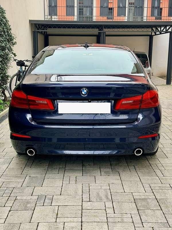 Usata BMW 520 Luxury Line 190 CV (139 kW) 2017 Blu/azzurro Berlina