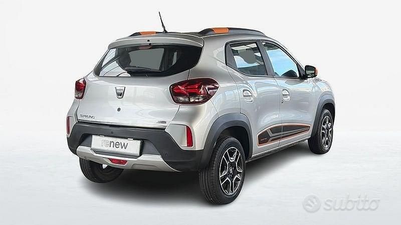 Usata Dacia Spring Comfort Plus 33 kW (45 CV) 2021 Grigio chiaro Utilitaria
