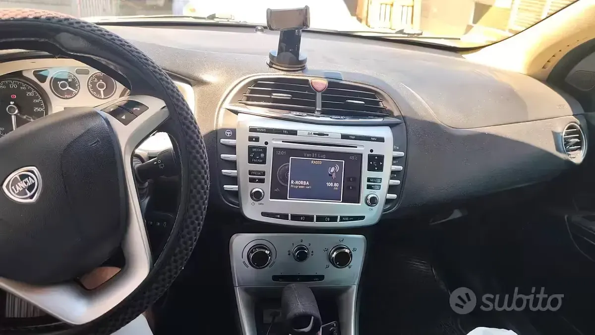 Usata Lancia Delta 120 CV (88 kW) 2010 Nero Utilitaria