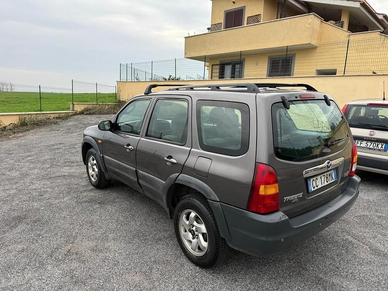 Usata Mazda Tribute 124 CV (91 kW) 2004 Argento SUV