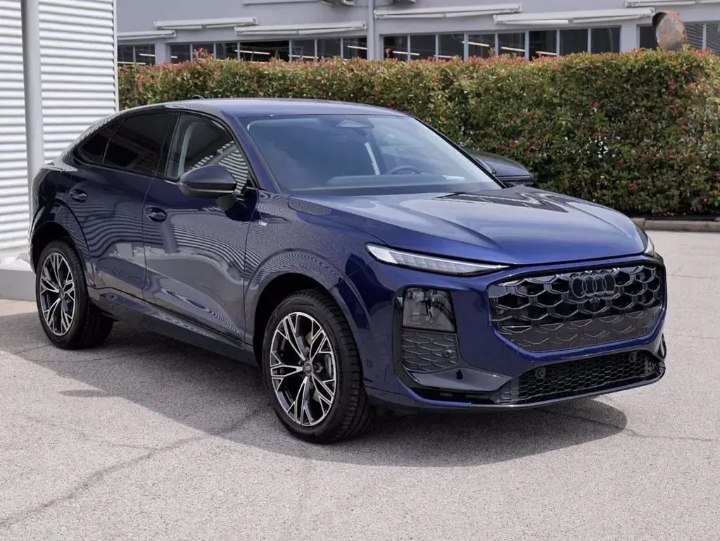 Nuova Audi Q3 Sportback S-Line 150 CV (110 kW) 2026 Blu metallizzato SUV