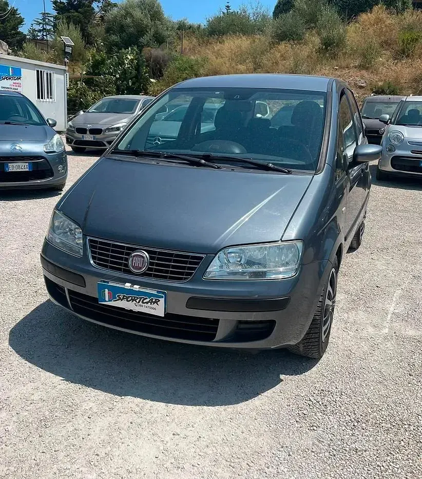 Usata Fiat Idea 77 CV (56 kW) 2009 Grigio Monovolume