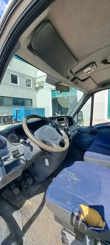 Usata Iveco Daily 117 CV (86 kW) 2006 Utilitaria