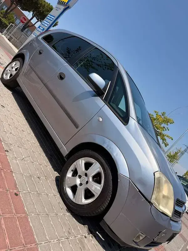 Usata Opel Meriva Cosmo 125 CV (91 kW) 2005 Monovolume