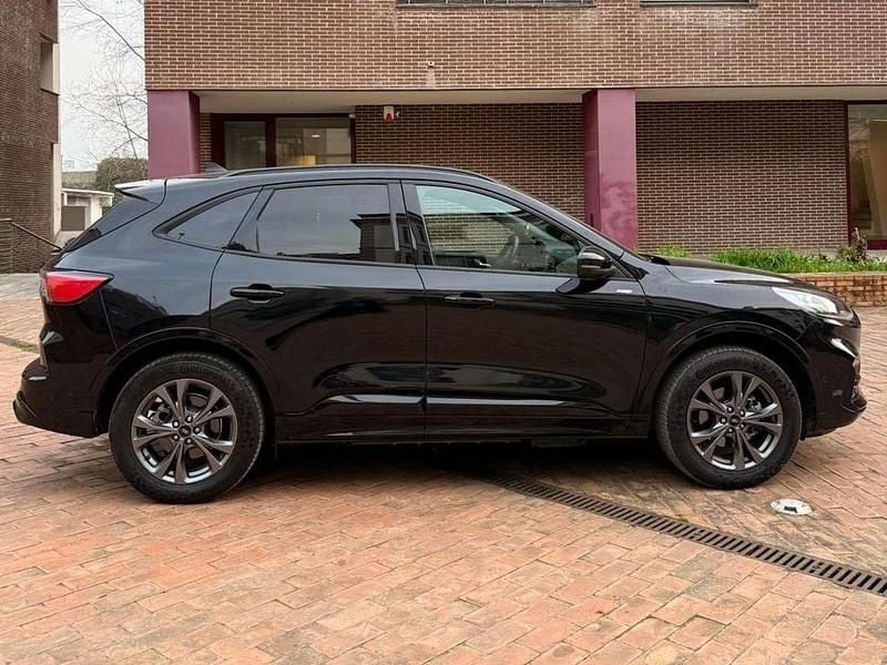 Usata Ford Kuga ST-Line X 152 CV (111 kW) 2023 Agate black met. SUV