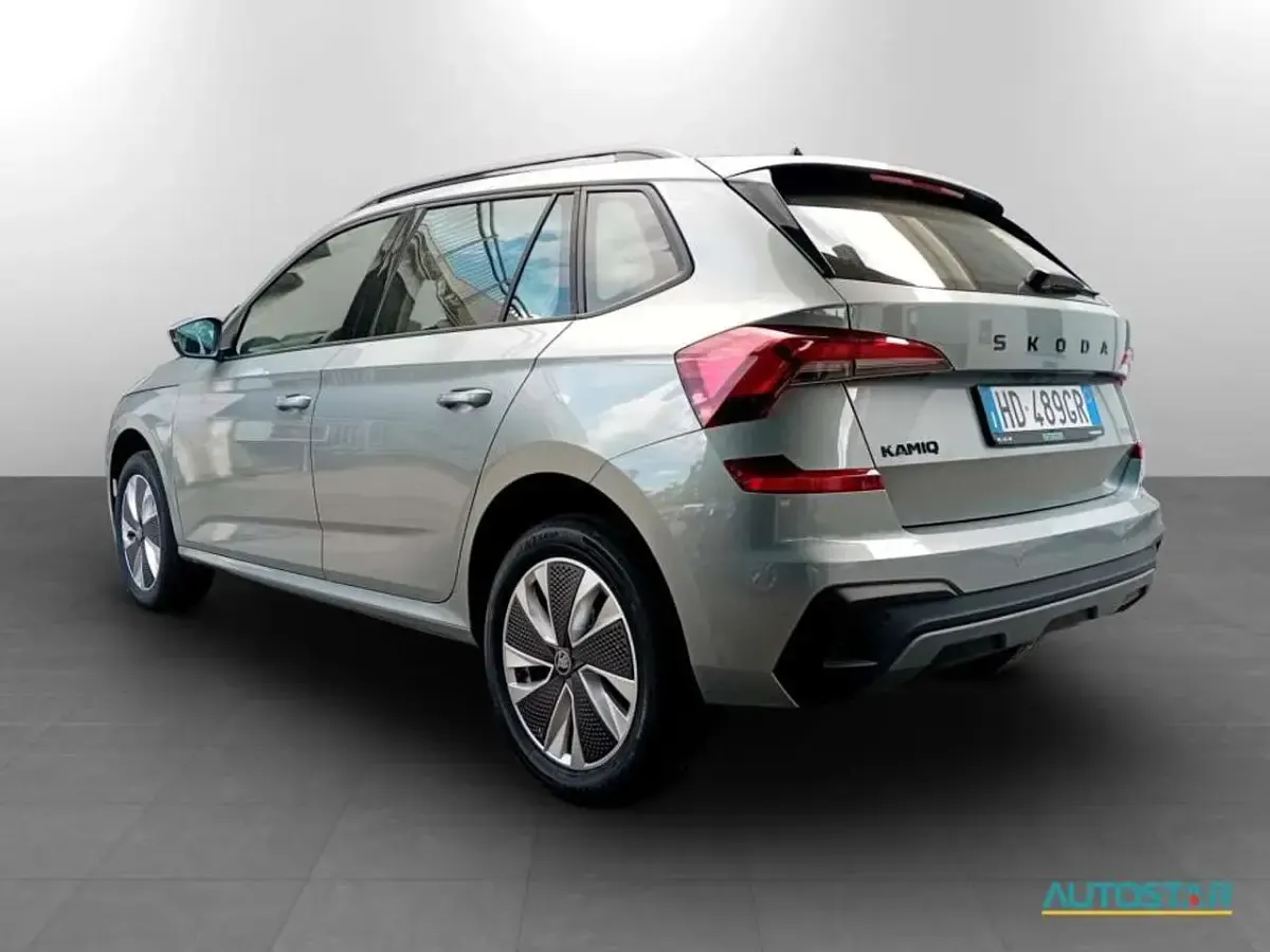 Nuova Skoda Kamiq 116 CV (85 kW) 2026 Smokey diamondargento metalli SUV