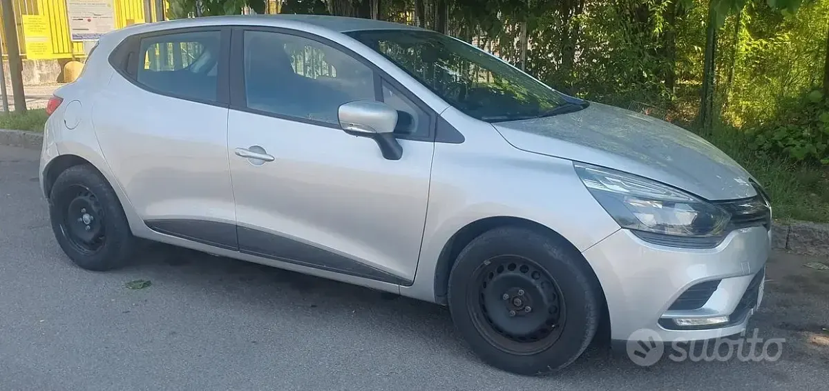 Usata Renault Clio 73 CV (53 kW) 2018 Grigio Utilitaria