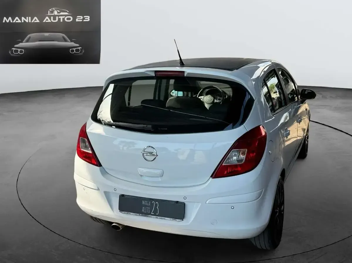 Usata Opel Corsa Edition 101 CV (74 kW) 2012 Grigio Utilitaria