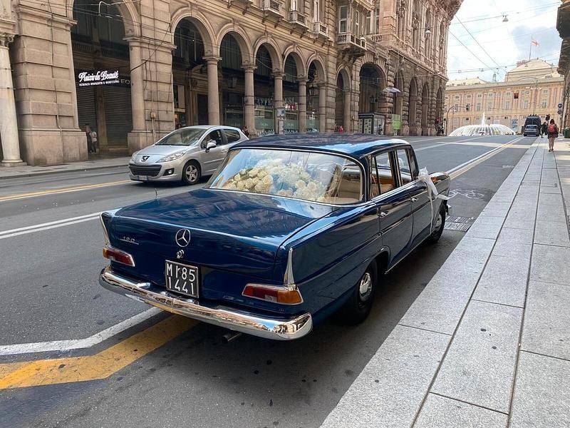 Usata Mercedes 190 80 CV (58 kW) 1963 Blu Berlina