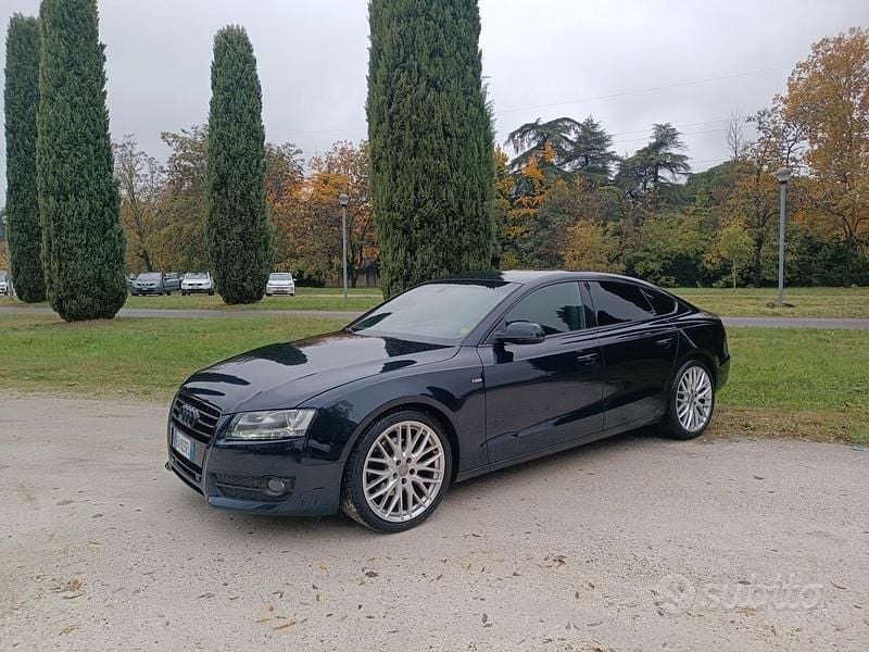 Blu Usata 2010 Audi A5 Tre volumi | 10.900 € (Buon prezzo) - Immagine 1/4