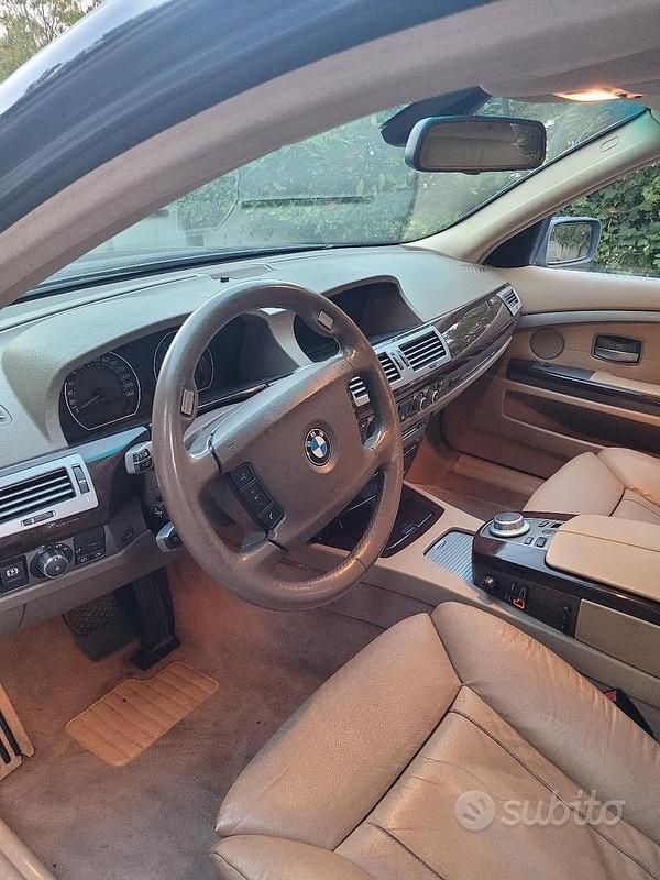 Blu Usata 2007 BMW 730 Tre volumi | 5500 € - Immagine 1/4