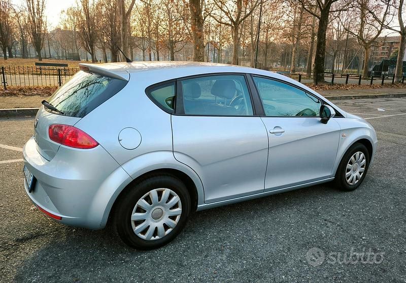 Usata Seat Leon Reference 86 CV (63 kW) 2010 Grigio Utilitaria