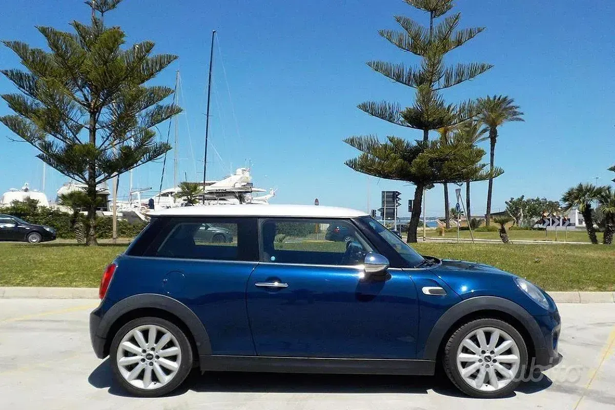 Usata Mini Cooper D 116 CV (85 kW) 2014 Blu Utilitaria
