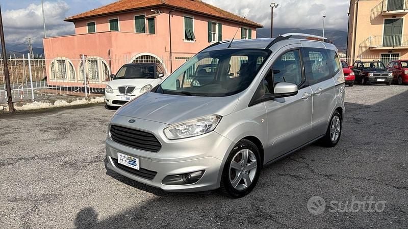 Usata Ford Tourneo Courier Titanium 95 CV (69 kW) 2016 Grigio Monovolume
