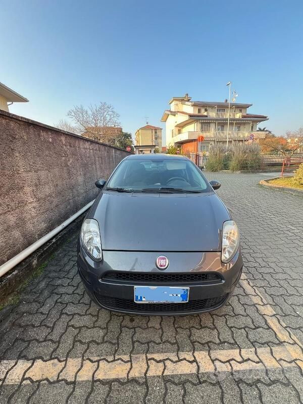 Usata Fiat Punto 86 CV (63 kW) 2024 Grigio Utilitaria