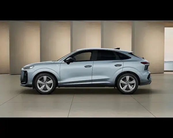 Nuova Audi Q3 Sportback Ambiente 150 CV (110 kW) 2026 Grigio freccia perla SUV