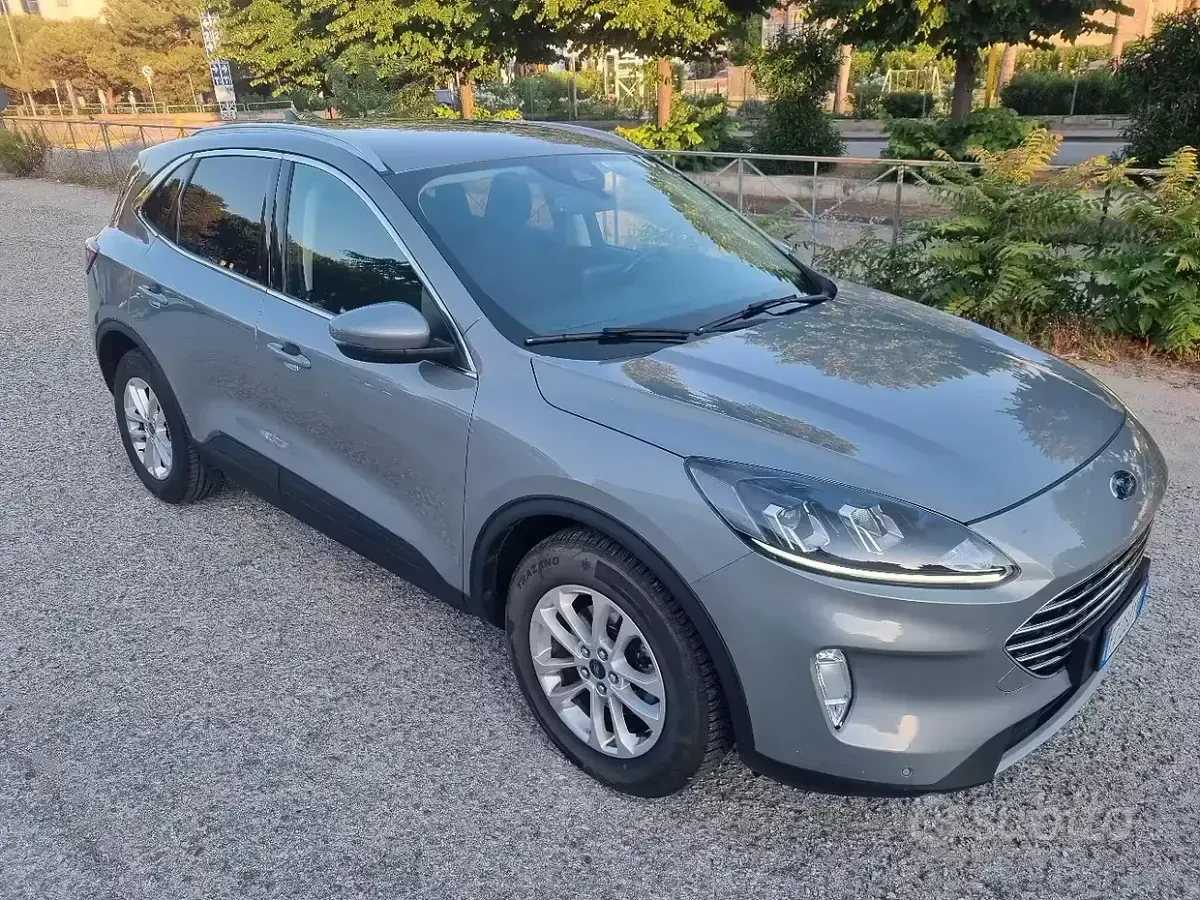 Usata Ford Kuga 120 CV (88 kW) 2020 Grigio SUV