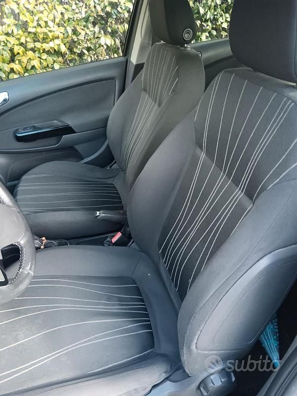 Usata Opel Corsa Edition 95 CV (69 kW) 2010 Grigio Utilitaria