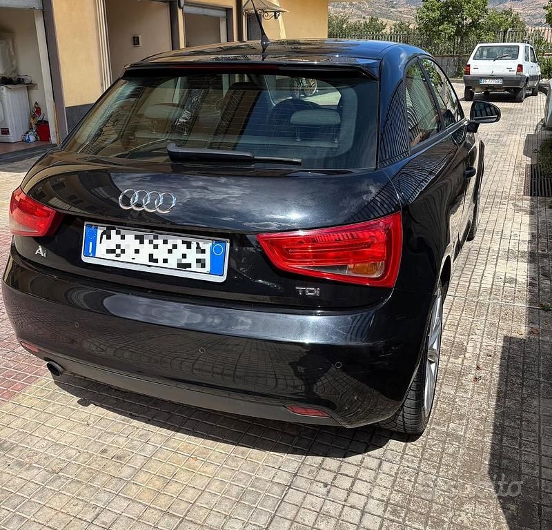 Usata Audi A1 105 CV (77 kW) 2012 Nero Utilitaria