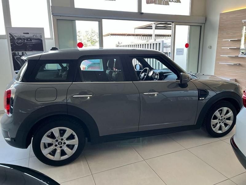 Usata Mini One Countryman 102 CV (75 kW) 2019 Grigio SUV