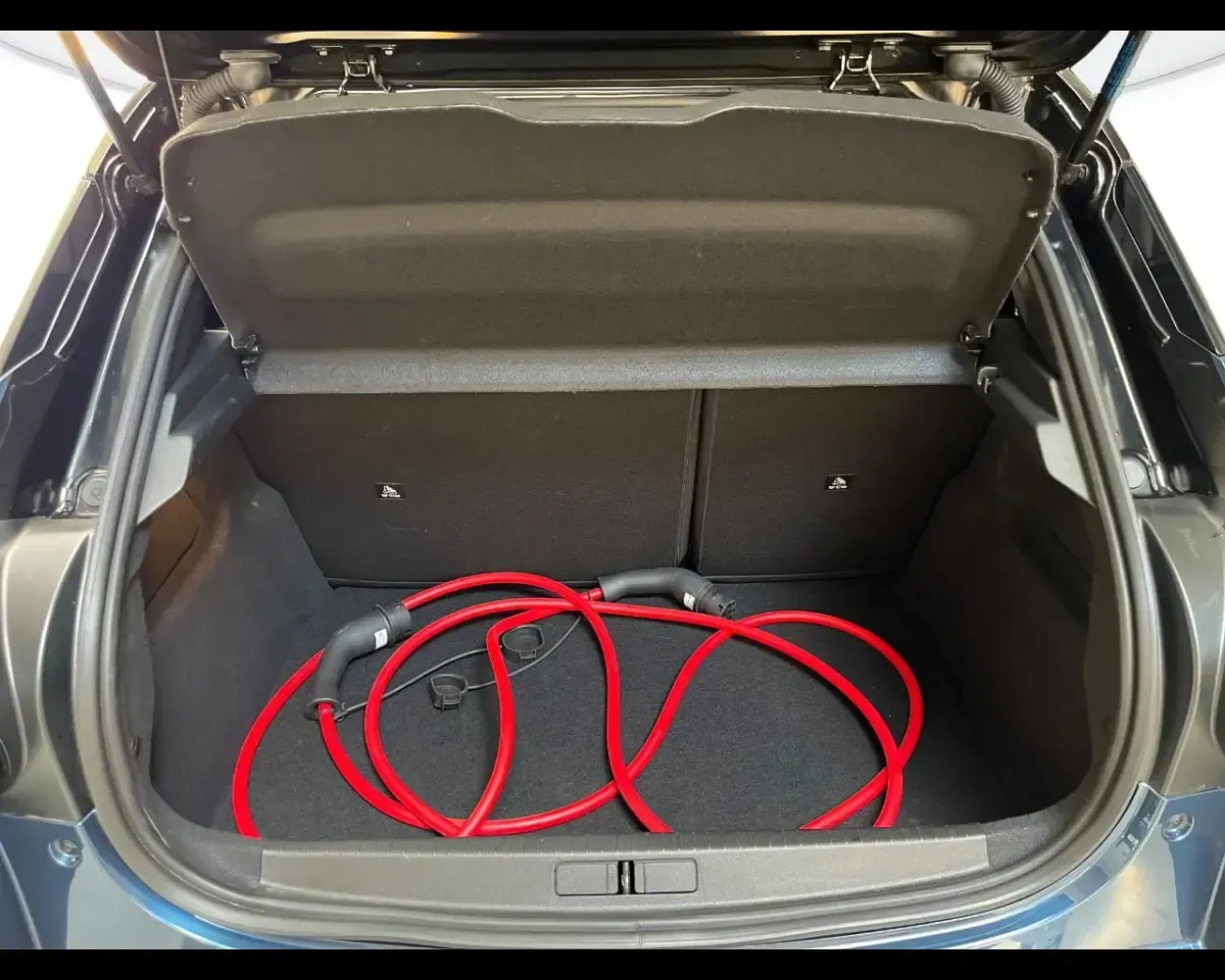 Usata Lancia Ypsilon 114 kW (156 CV) 2024 Blu lancia Utilitaria