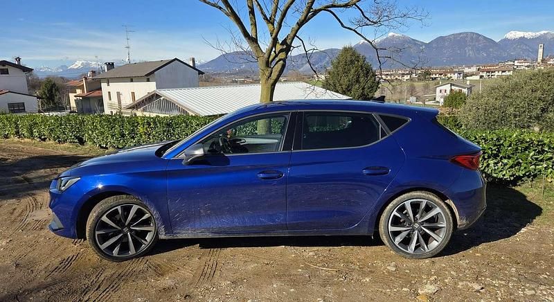 Gebraucht Seat Leon FR 150 PS (110 kW) 2021 Blau Limousine