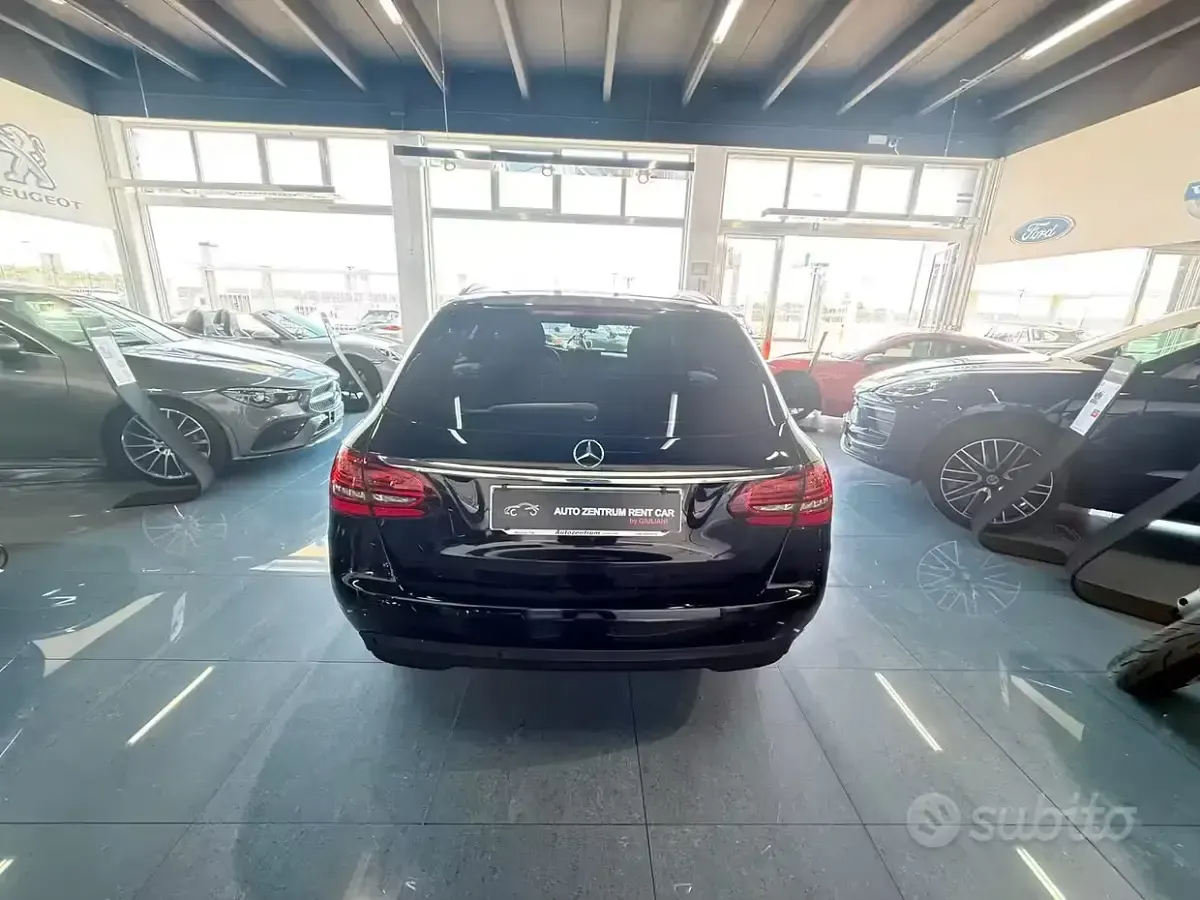 Usata Mercedes C180 Business 122 CV (89 kW) 2019 Nero Station wagon