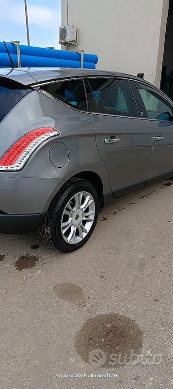 Usata Lancia Delta 120 CV (88 kW) 2009 Grigio Utilitaria