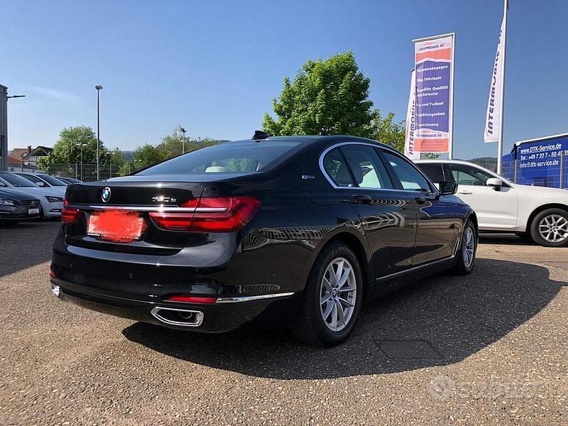 Usata BMW 740 286 CV (210 kW) 2018 Nero Berlina