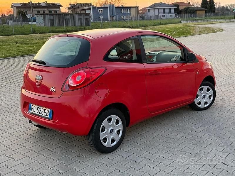 Usata Ford Ka 69 CV (50 kW) 2016 Rosso Berlina