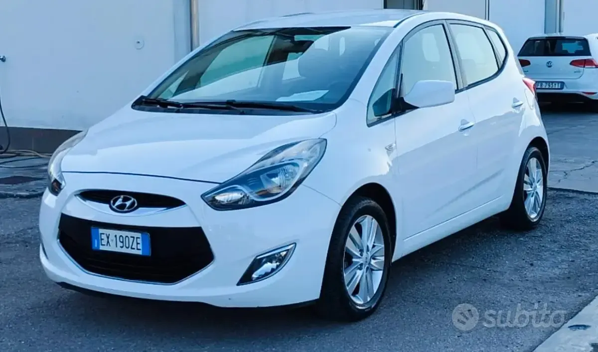 Usata Hyundai ix20 Comfort 88 CV (64 kW) 2015 Bianco Utilitaria