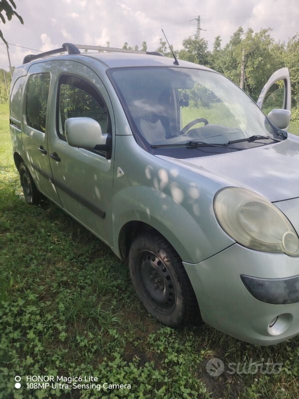 Usata Renault Kangoo 106 CV (77 kW) 2008 Grigio Monovolume