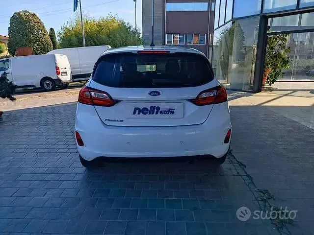 Usata Ford Fiesta Titanium 75 CV (55 kW) 2023 Bianco Utilitaria