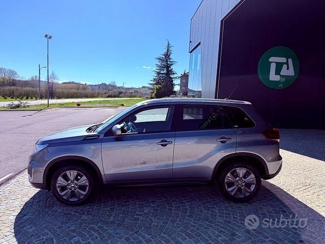 Usata Suzuki Vitara 112 CV (82 kW) 2019 Grigio scuro SUV