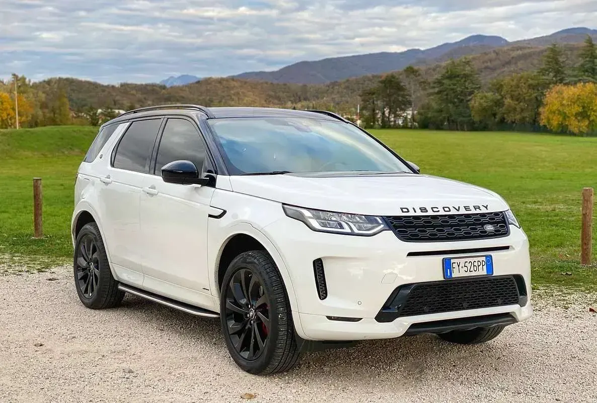 Second-hand Land Rover Discovery 5 R-Dynamic 179 CP (131 kW) 2019 SUV