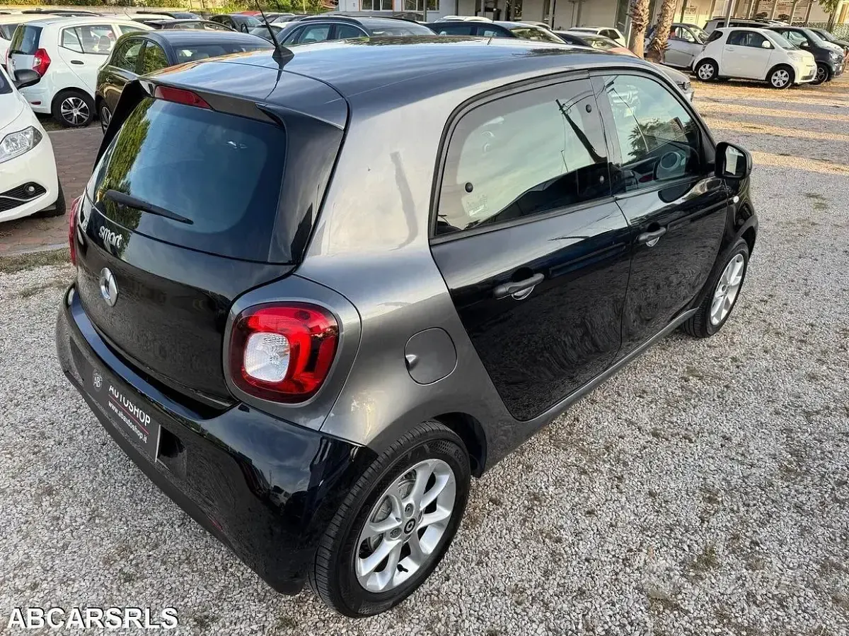 Usata Smart ForFour 71 CV (52 kW) 2017 Nero Utilitaria