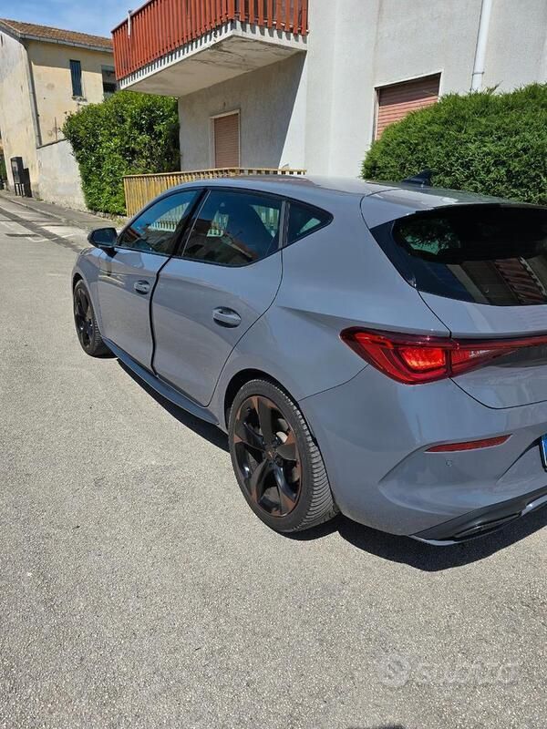 Usata Cupra Leon 190 CV (139 kW) 2023 Berlina