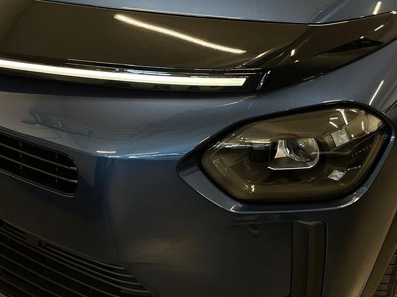 Nuova Lancia Ypsilon 110 CV (80 kW) 2026 Vernice blu lancia con tetto nero Utilitaria