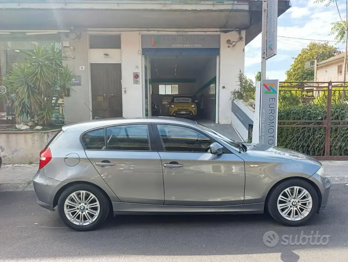 Usata BMW 118 143 CV (105 kW) 2011 Grigio Utilitaria