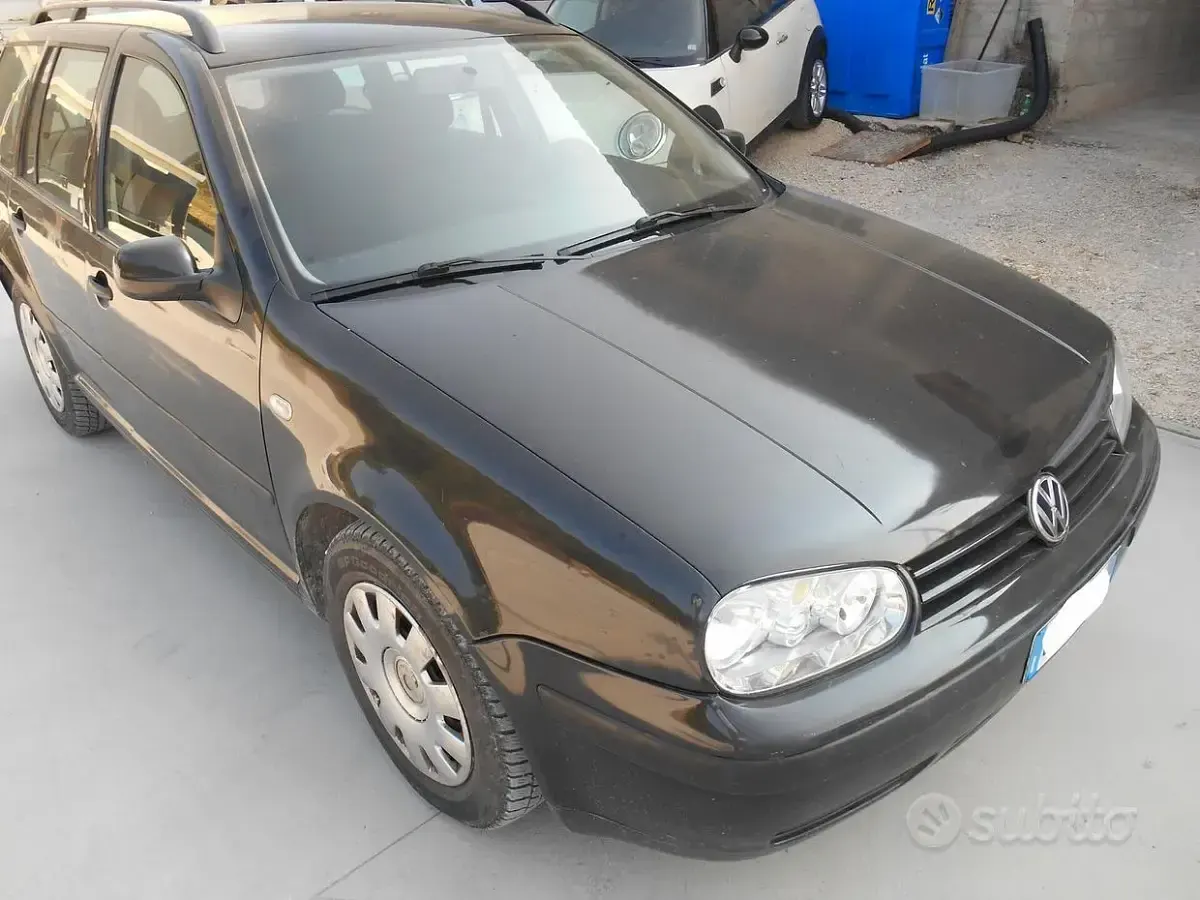 Begagnad VW Golf IV 90 HK (66 kW) 2002 Svart Kombi