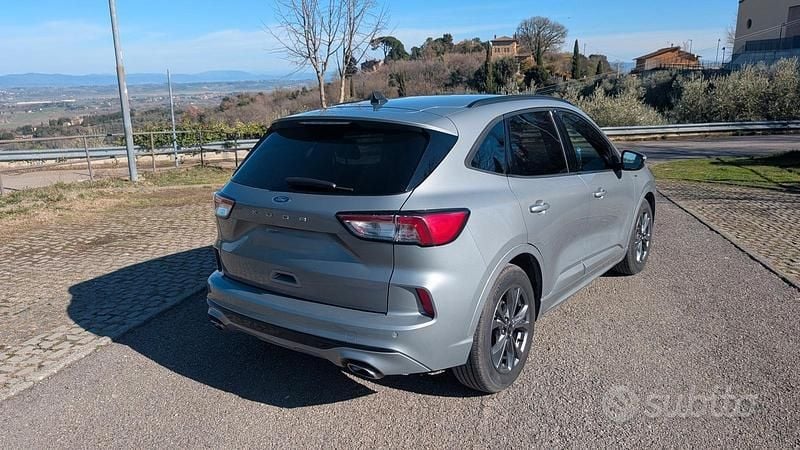 Usata Ford Kuga ST-Line 120 CV (88 kW) 2021 Grigio SUV