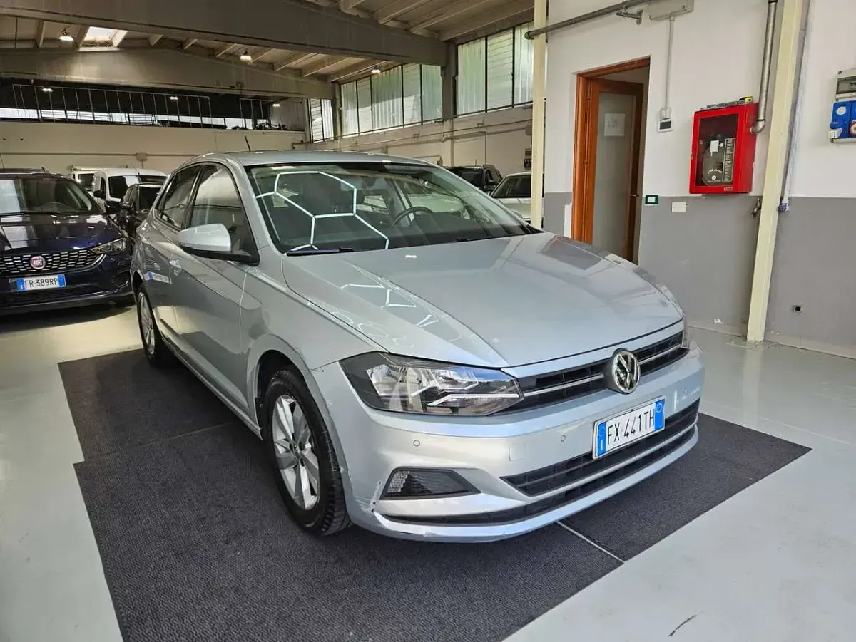 Usata VW Polo Comfortline 80 CV (58 kW) 2019 Grigio Utilitaria