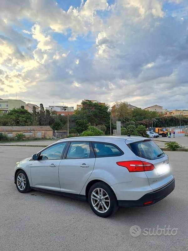 Usata Ford Focus 120 CV (88 kW) 2016 Grigio