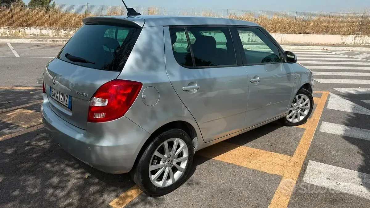 Usata Skoda Fabia 105 CV (77 kW) 2014 Grigio Berlina