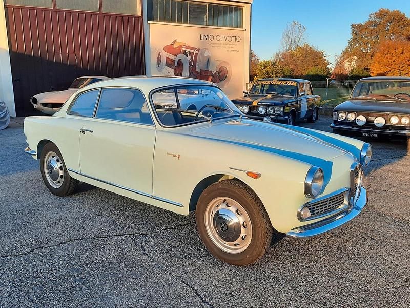 Usata Alfa Romeo Giulietta Sprint 80 CV (58 kW) 1959 Blu Coupé