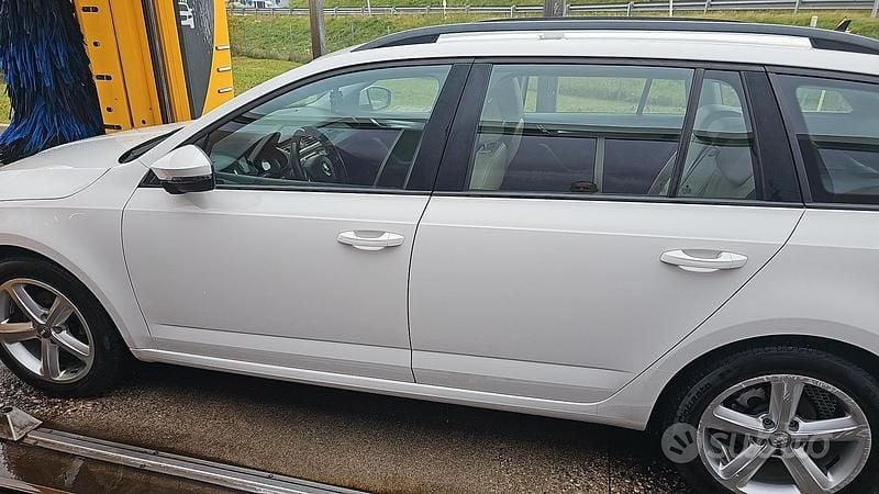 Gebraucht Skoda Octavia 105 PS (77 kW) 2014 Weiß Limousine