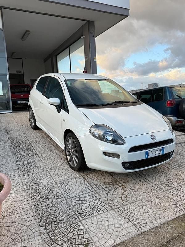 Usata Fiat Punto Sport 75 CV (55 kW) 2014 Bianco Utilitaria